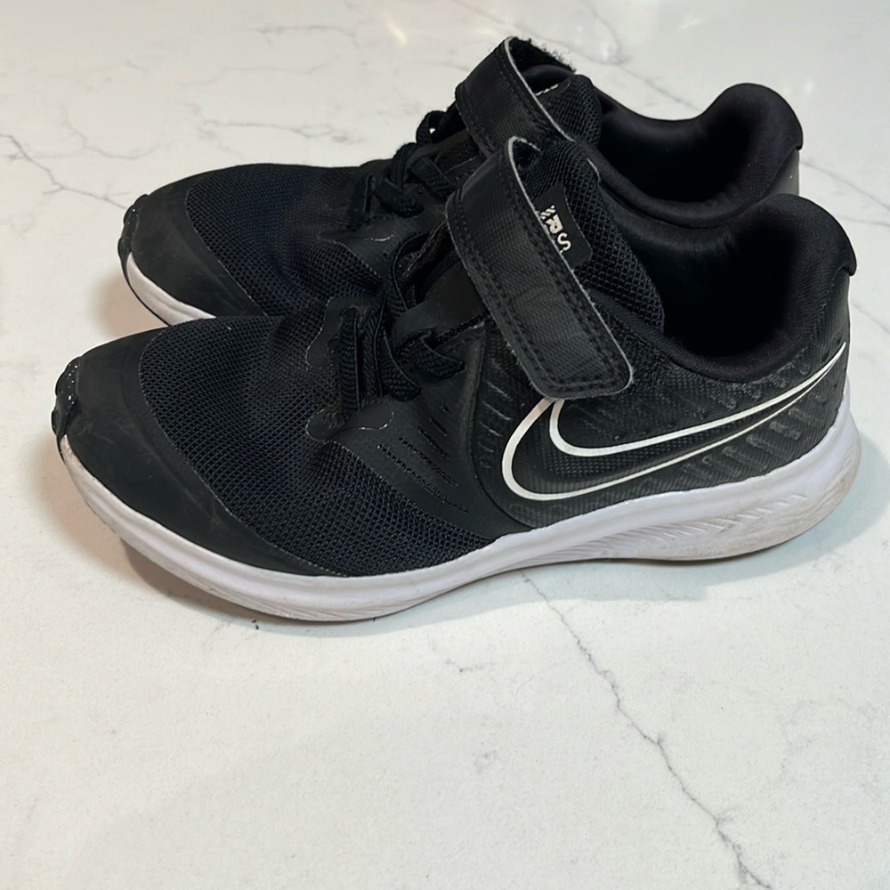 Kids Nike Star Runner 2.0 size 13C 8.5/10 condition
